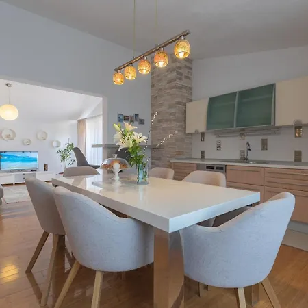 Idassa Apartment