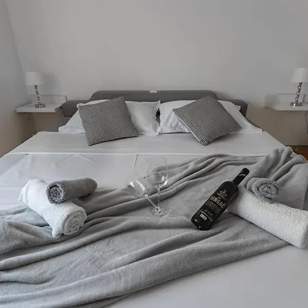 Idassa Apartment
